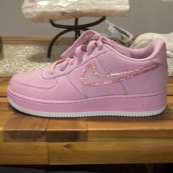 Swarovski Nike Pink corduroy Air Force 1’s with pink SWAROVSKI crystals - Picture 4 of 11